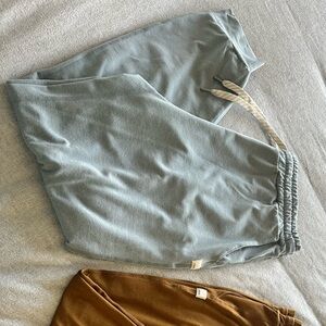 Vuori DreamKnit jogger BNWOT in GREY